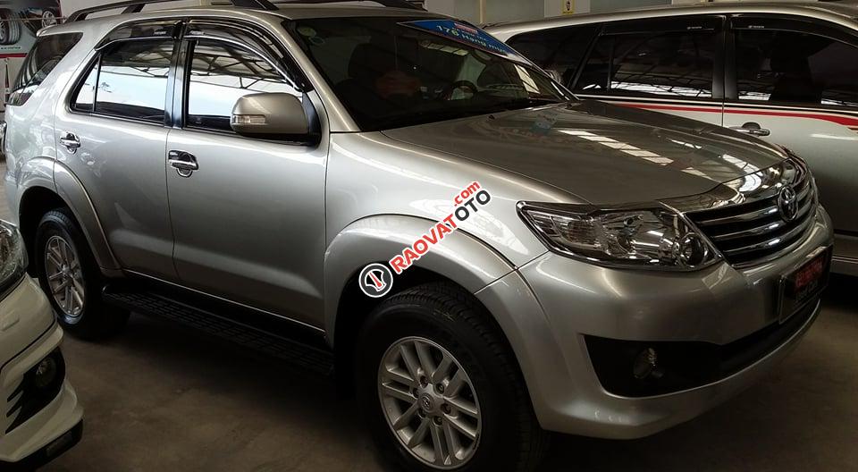 Cần bán Toyota Fortuner V đời 2012, màu bạc, giá 740 triệu-2