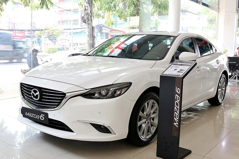 Cần bán xe Mazda 6 Facelift đời 2017, màu trắng, nhập khẩu-3