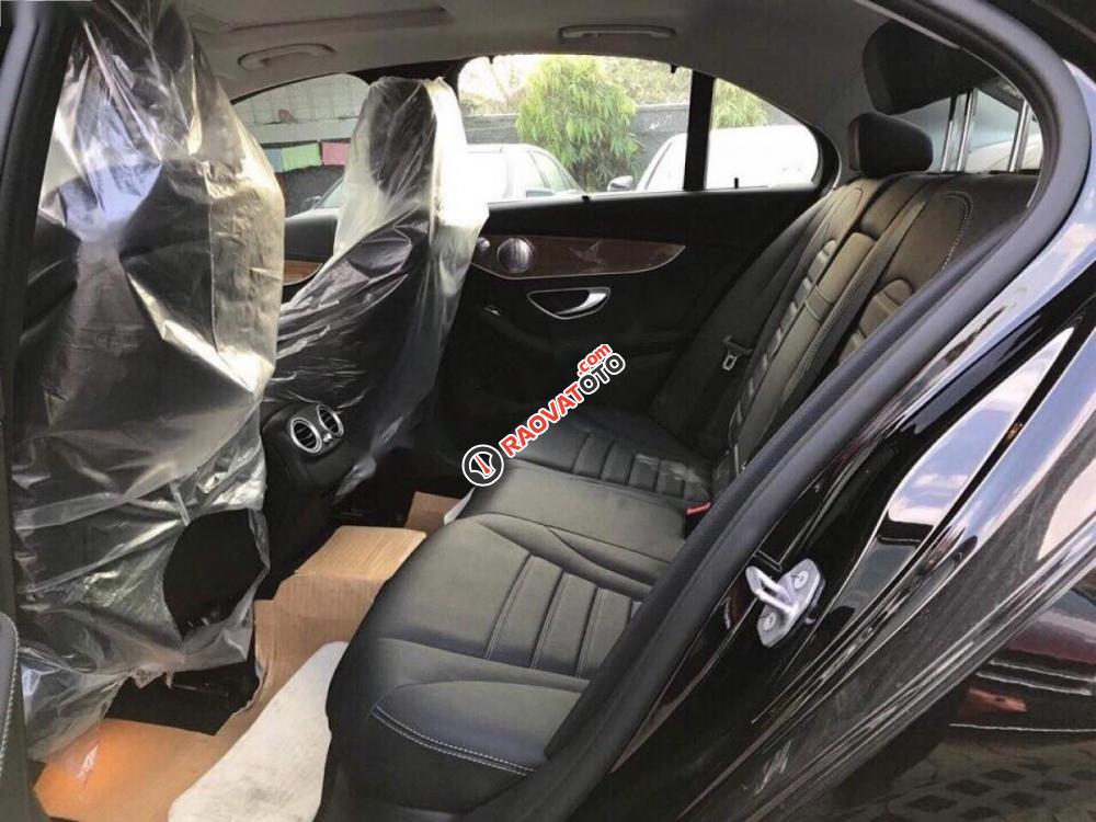 Bán Mercedes C250 Exclusive đời 2017, màu đen-4