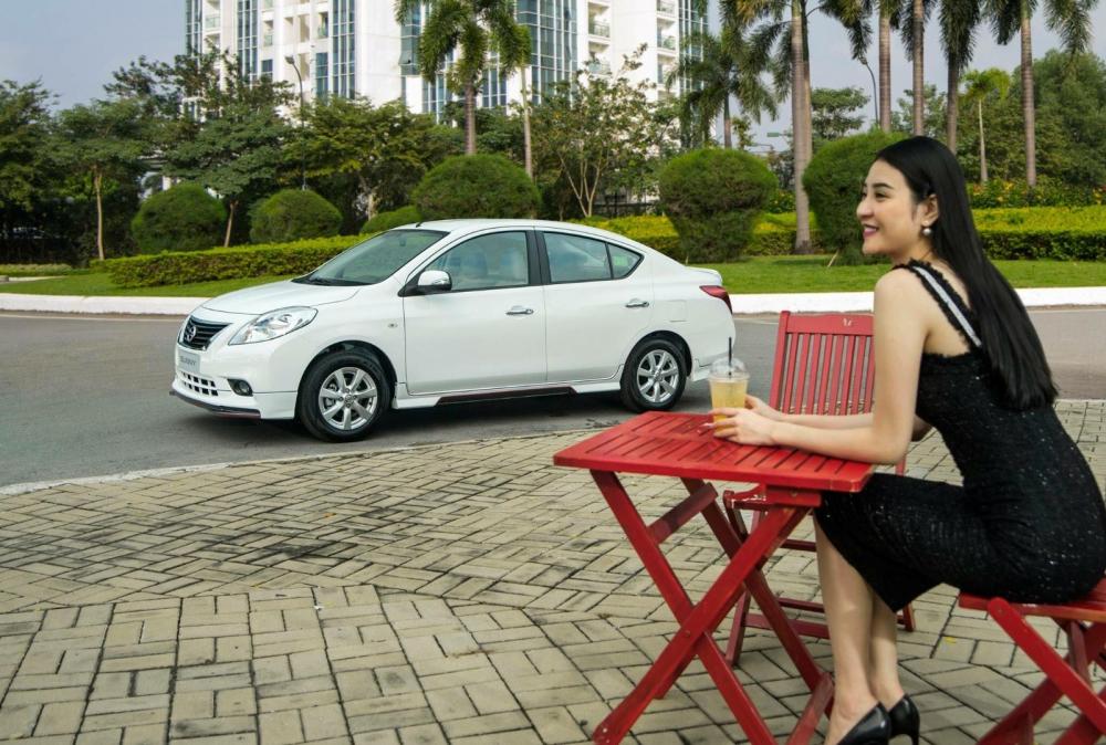 Bán xe Nissan Sunny đời 2017, màu trắng, xe nhập-2