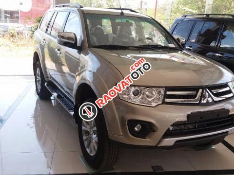 Mitsubishi Pajero Sport xe 7 chỗ màu vàng cát, rẻ nhất Đà Nẵng, hỗ trợ trả góp 90% - LH 0911477123-6