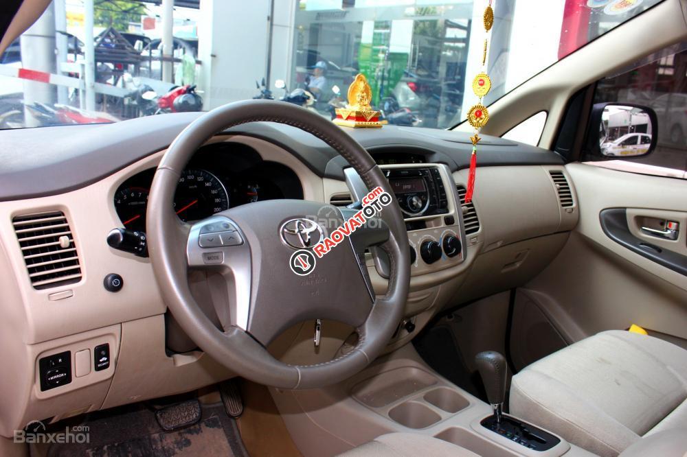 Toyota Innova G 2.0AT đời 2013, màu bạc, giá tốt, 50.000km, 558tr-8