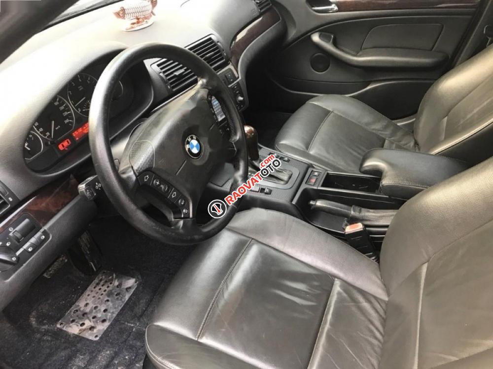 Bán BMW 3 Series 325i sản xuất 2005, màu bạc-2