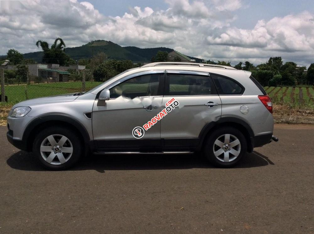 Cần bán lại xe Chevrolet Captiva đời 2008, màu bạc chính chủ, 335tr-3