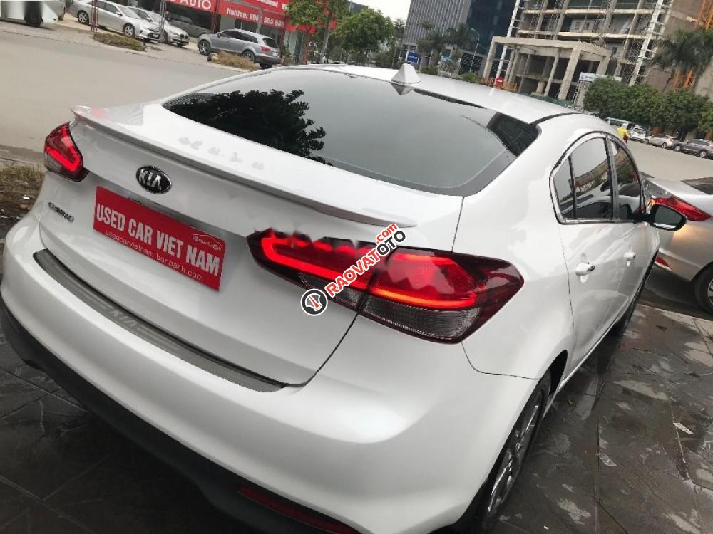 Cần bán gấp Kia Cerato 1.6 MT năm 2017, màu trắng-4