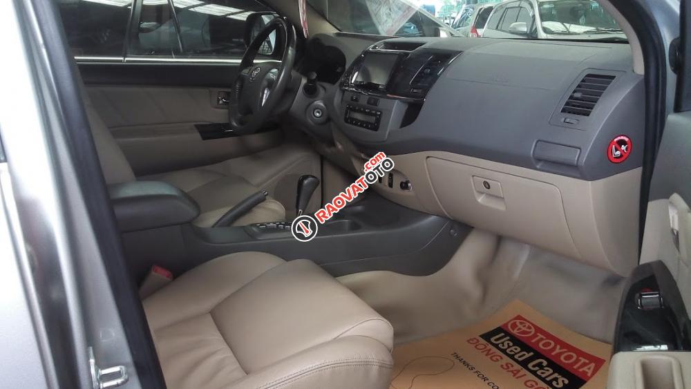 Bán Toyota Fortuner 2.7V (4x2) đời 2012, màu bạc-2