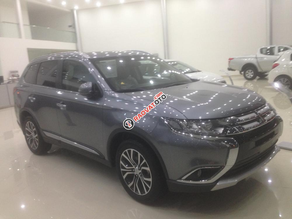 Bán xe Outlander tại Quảng Nam, hỗ trợ vay đến 90 %, LH Quang: 0905596067, xe có sẵn giao ngay-9