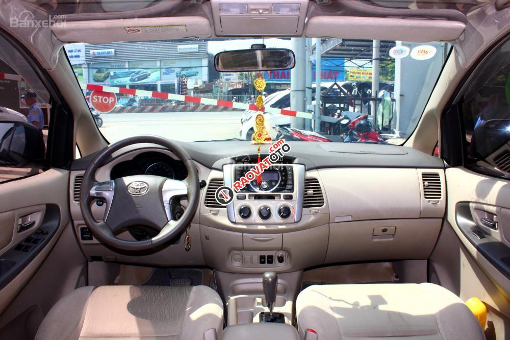 Toyota Innova G 2.0AT đời 2013, màu bạc, giá tốt, 50.000km, 558tr-10