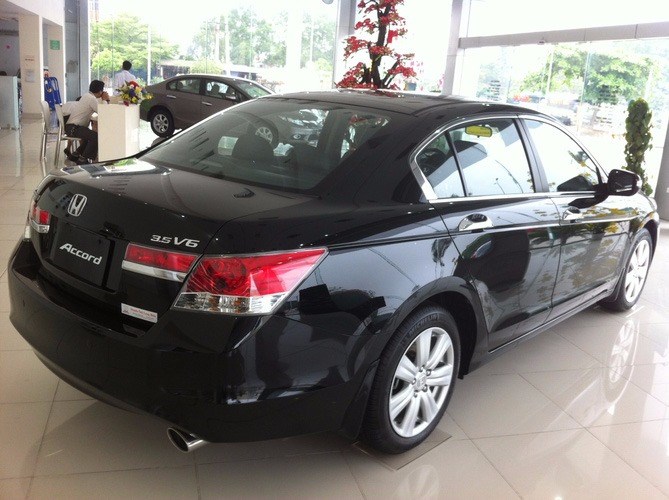 Cần bán Honda Accord đời 2017, màu đen, nhập khẩu-2