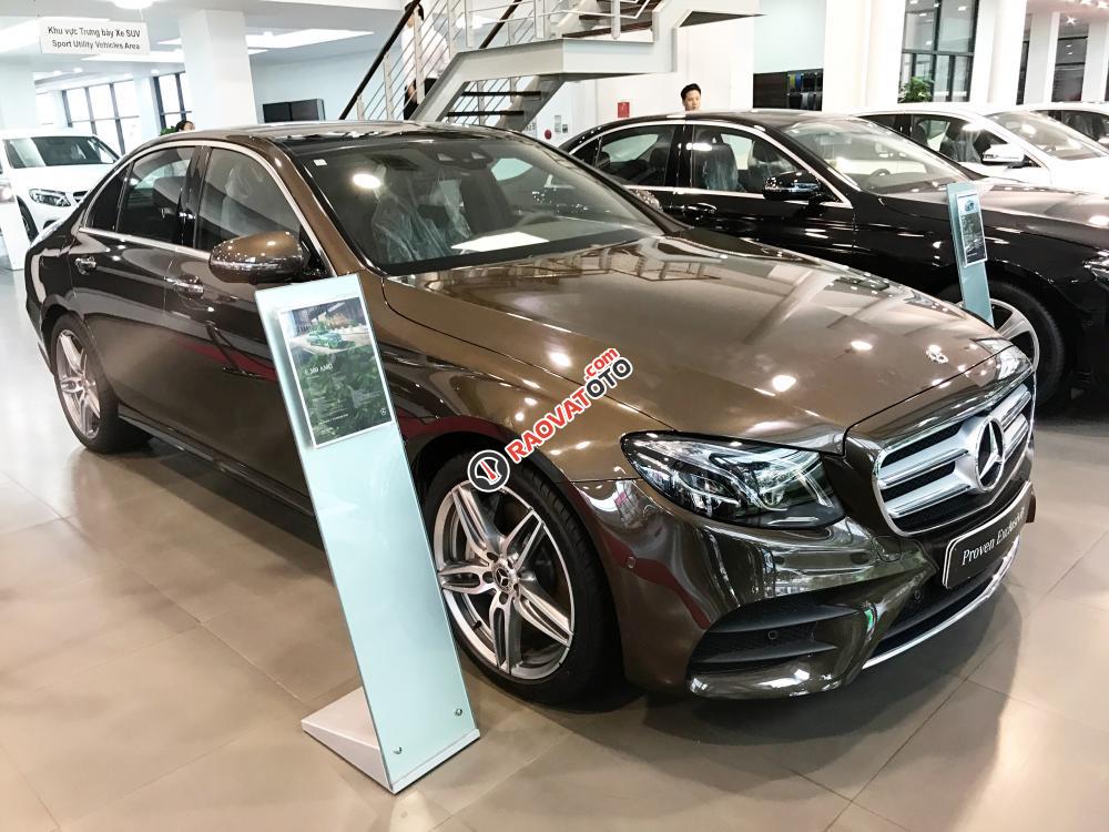 Bán Mercedes E300 AMG 2017 chạy lướt, giá cực tốt-1