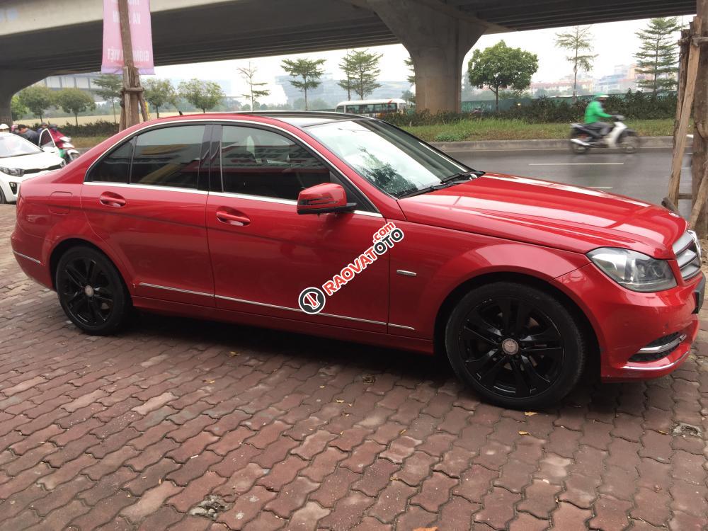 Cần bán Mercedes C200 đời 2011, màu đỏ-1