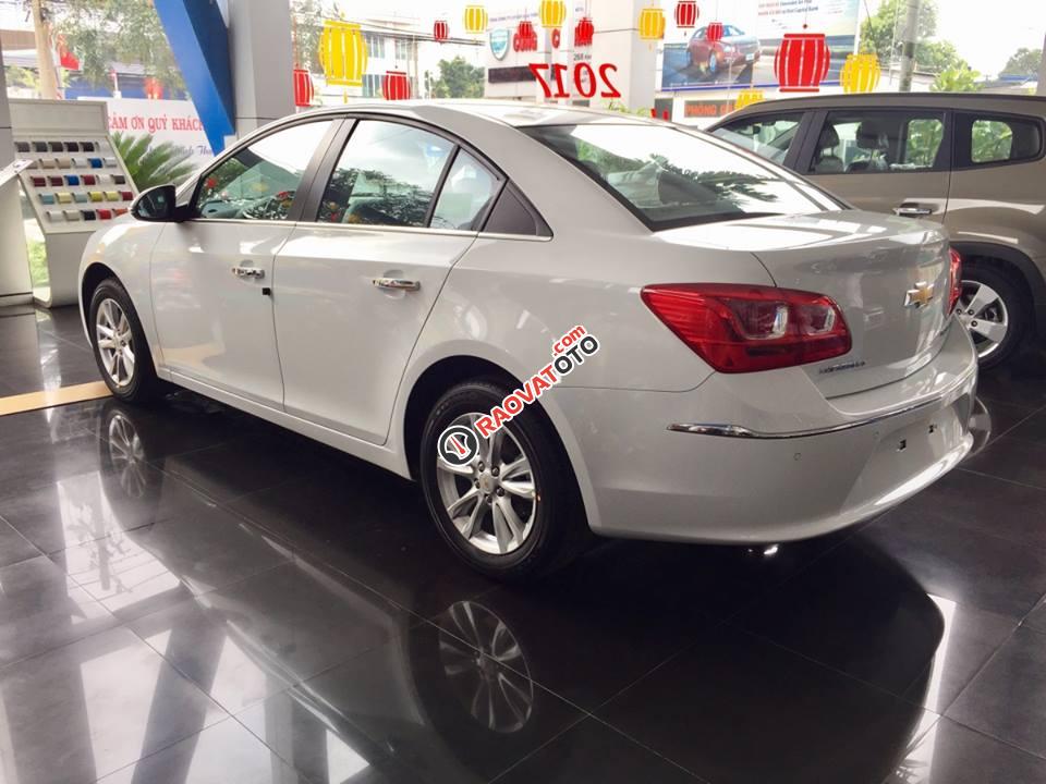 Chevrolet Cruze 2017, hỗ trợ vay ngân hàng 80%. Gọi Ms. Lam 0939193718-4