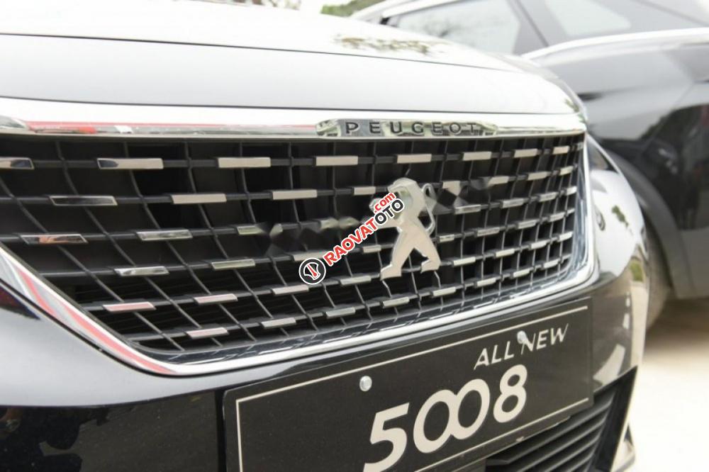 Cần bán Peugeot 5008 1.6 AT đời 2017, màu đen-1