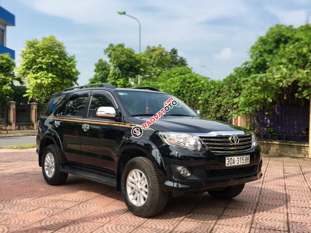 Cần bán Toyota Fortuner 2.7V đời 2014, màu đen chính chủ-4