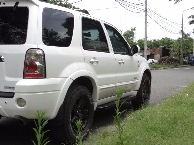 Bán ô tô Ford Escape đời 2004, màu trắng, nhập khẩu-5