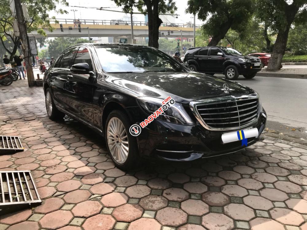 Bán xe Mercedes S500 sản xuất 2016, màu đen, nội thất nâu, xe đã qua sử dụng giá tốt. LH: 0948.256.912-2