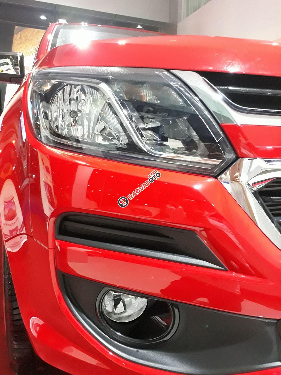 Bán tải Chevrolet Colorado, khuyến mãi cực kỳ lớn, hỗ trợ 100% ngân hàng lãi suất 0.65%, có 5 phiên bản khác nhau-1