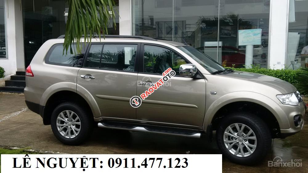 Mitsubishi Pajero Sport xe 7 chỗ màu vàng cát, rẻ nhất Đà Nẵng, hỗ trợ trả góp 90% - LH 0911477123-4