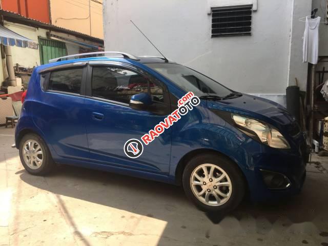 Cần bán Chevrolet Spark LTZ đời 2015, màu xanh lam, xe gia đình-3