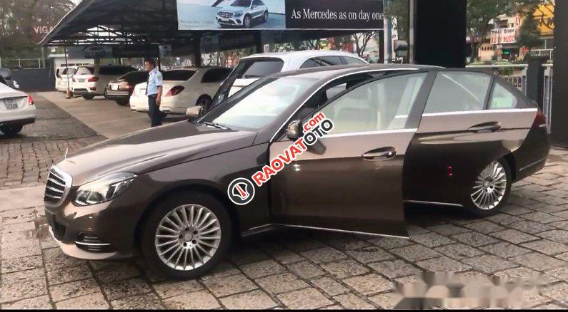 Cần bán Mercedes E200 đời 2015, màu nâu-2