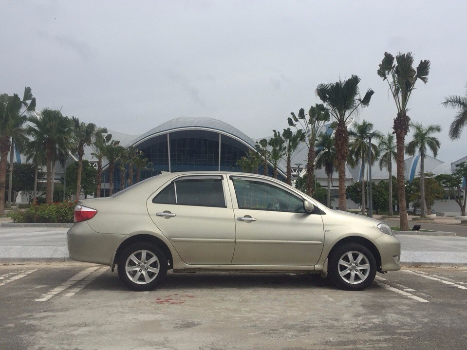 Bán Toyota Vios sản xuất 2003, màu vàng, nhập khẩu  -3