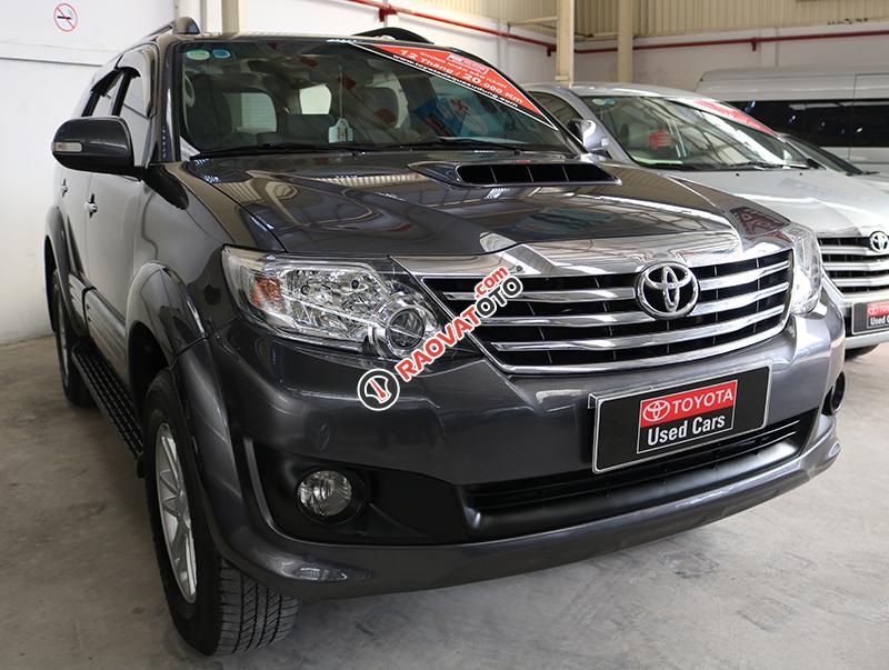 Bán xe Fortuner máy dầu, sản xuất 2014 màu xám-0