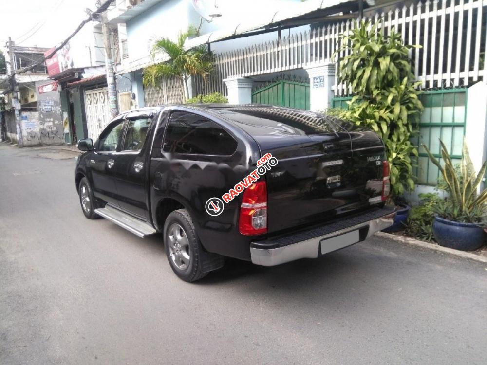 Cần bán lại xe Toyota Hilux đời 2013, màu đen, nhập khẩu số sàn, giá chỉ 405 triệu-2