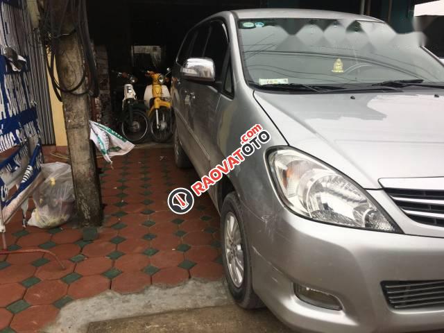 Bán xe Toyota Innova đời 2011, màu bạc-3