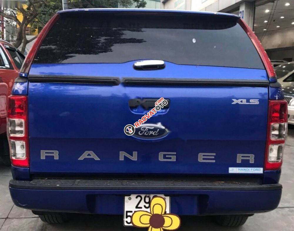 Bán Ford Ranger XLS 2.2L 4x2 AT đời 2015, màu xanh lam, nhập khẩu chính chủ-4