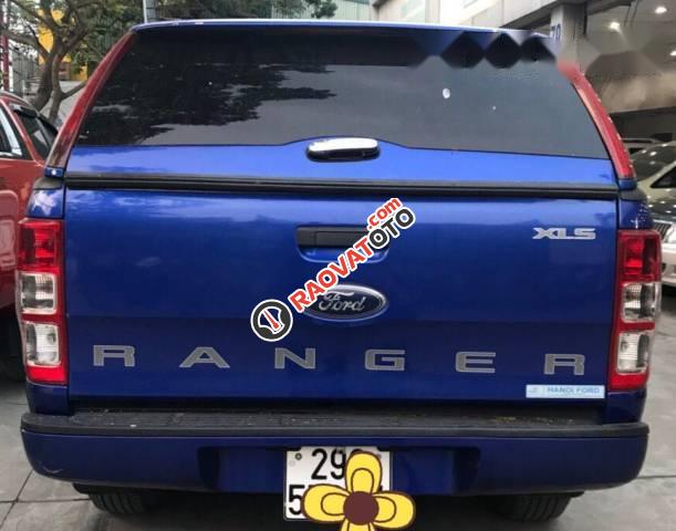 Cần bán xe Ford Ranger XLS đời 2015, màu xanh lam, chính chủ, giá cạnh tranh-1