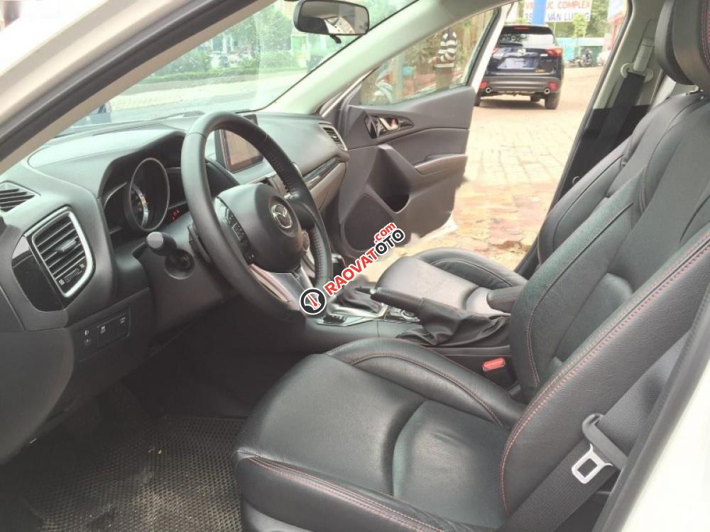 Bán Mazda 3 1.5 AT đời 2016, màu trắng, giá chỉ 639 triệu-1