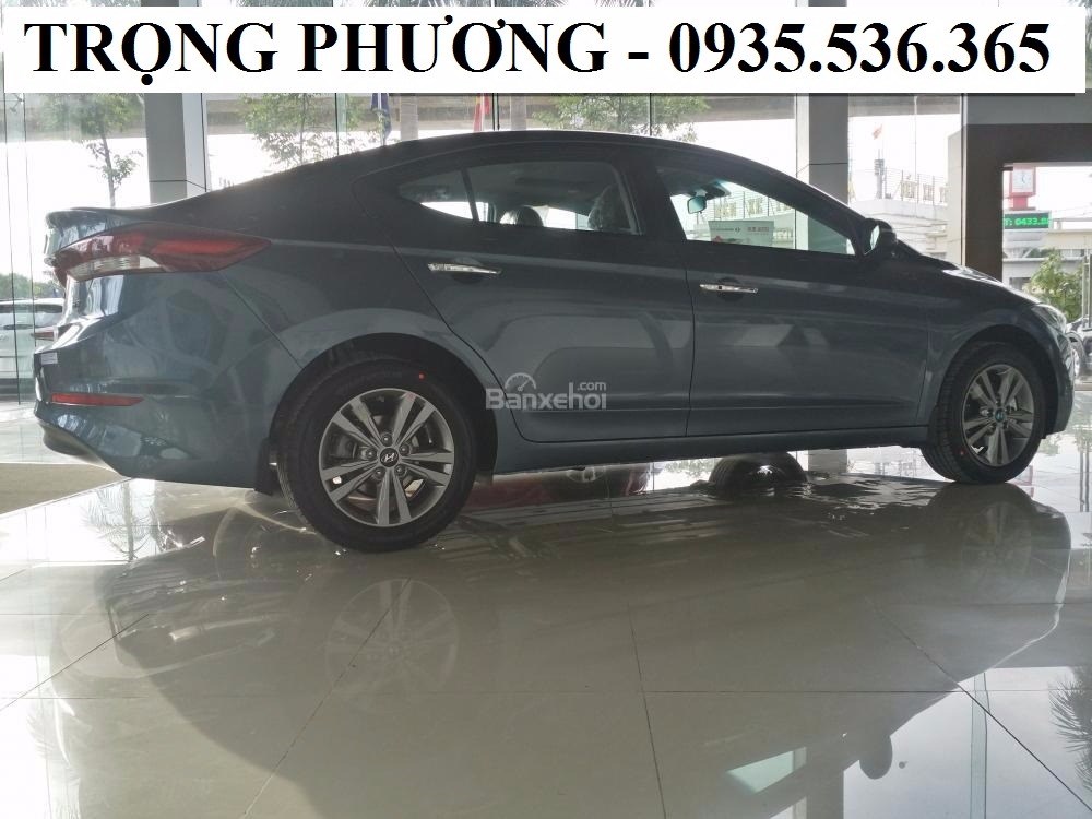 Cần bán Hyundai Elantra đời 2017, màu đen, nhập khẩu-10