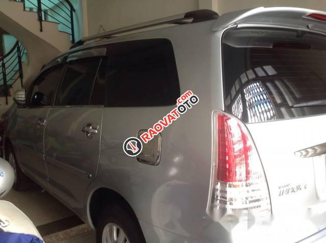 Bán Toyota Innova G đời 2010, màu bạc còn mới-1