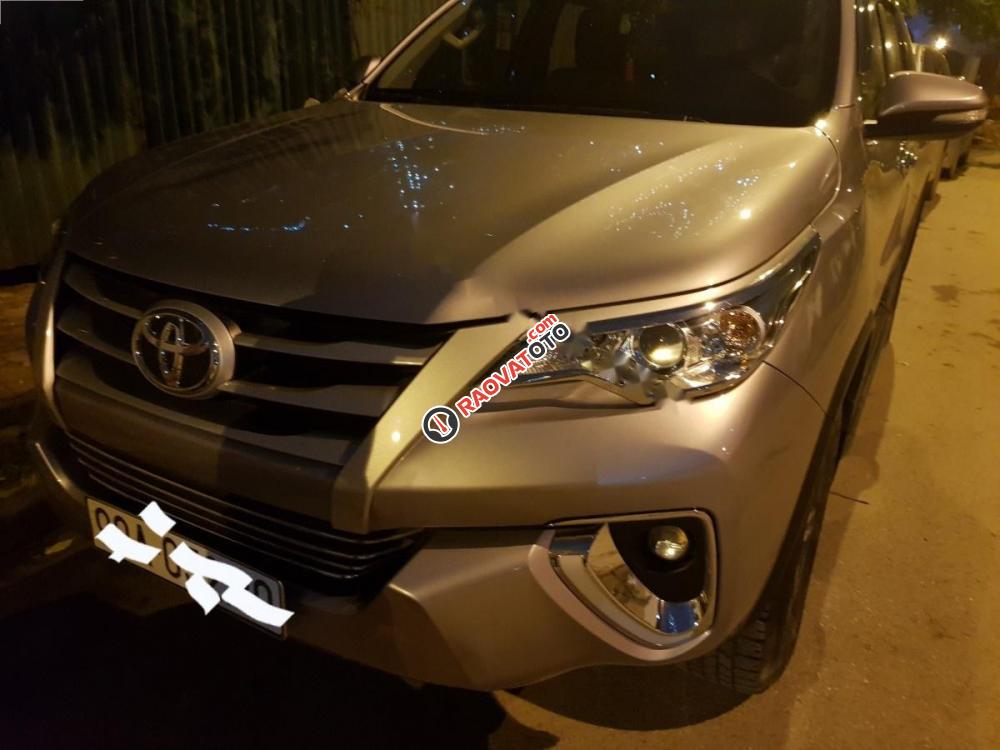 Bán Toyota Fortuner 2.4G 4x2 MT đời 2017, màu bạc, nhập khẩu nguyên chiếc chính chủ-0