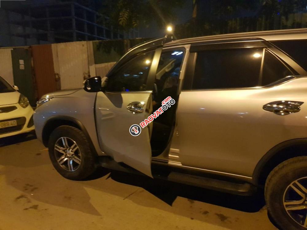 Bán Toyota Fortuner 2.4G 4x2 MT đời 2017, màu bạc, nhập khẩu nguyên chiếc chính chủ-2