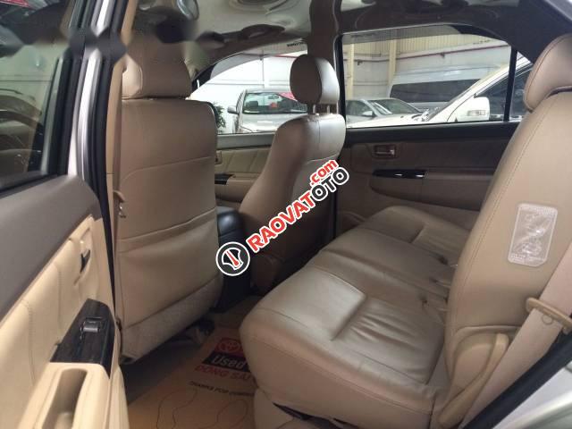 Bán Toyota Fortuner 2.7V năm 2012, màu bạc, 740tr-2