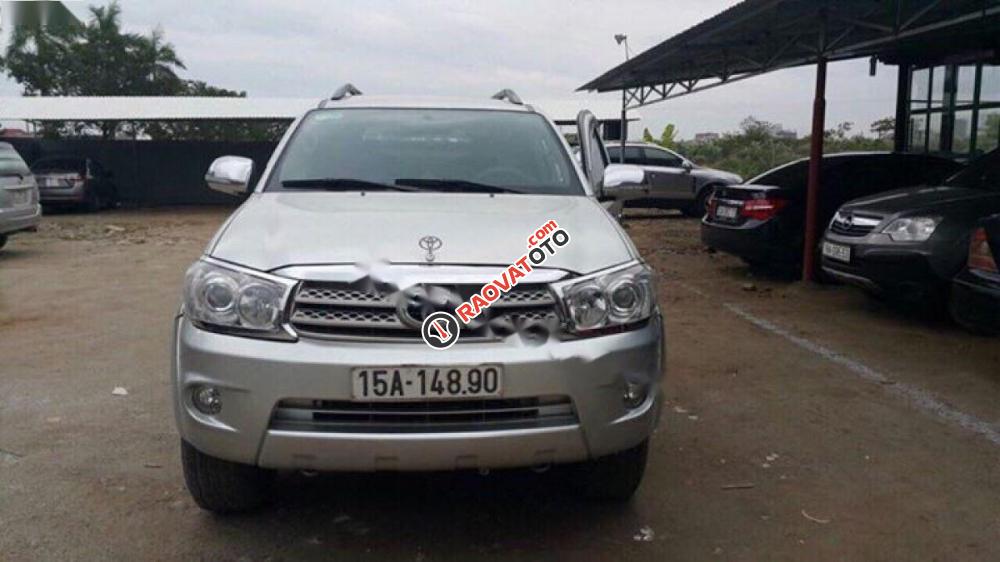 Bán xe Toyota Fortuner 2.7V 4x4 AT đời 2009, màu bạc số tự động-1