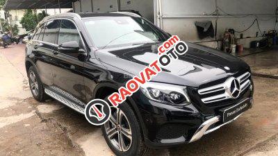 Bán Mercedes GLC 250 2017 đen/nâu, chạy lướt, giá tốt-1