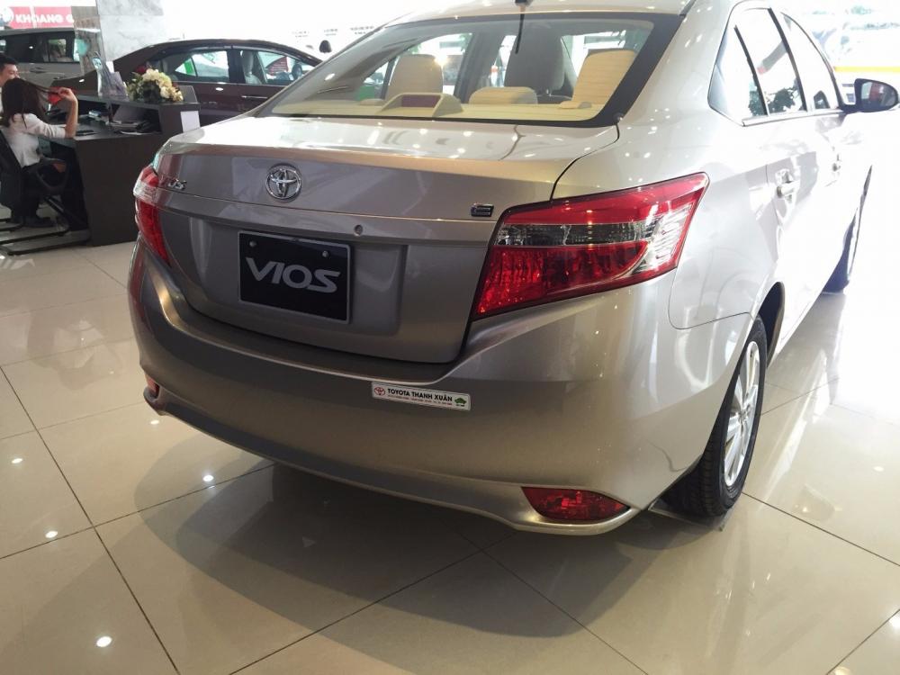 Cần bán Toyota Vios 1.5E MT đời 2017, màu vàng, nhập khẩu  -4