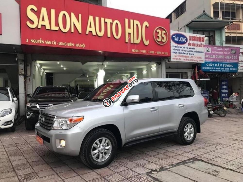 Bán xe Toyota Land Cruiser VX 4.6 V8 năm 2015, màu bạc, nhập khẩu Nhật Bản như mới-8