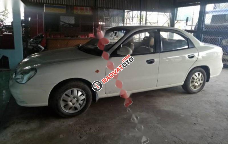 Bán xe Daewoo Nubira II 1.6 đời 2002, màu trắng, giá tốt-0