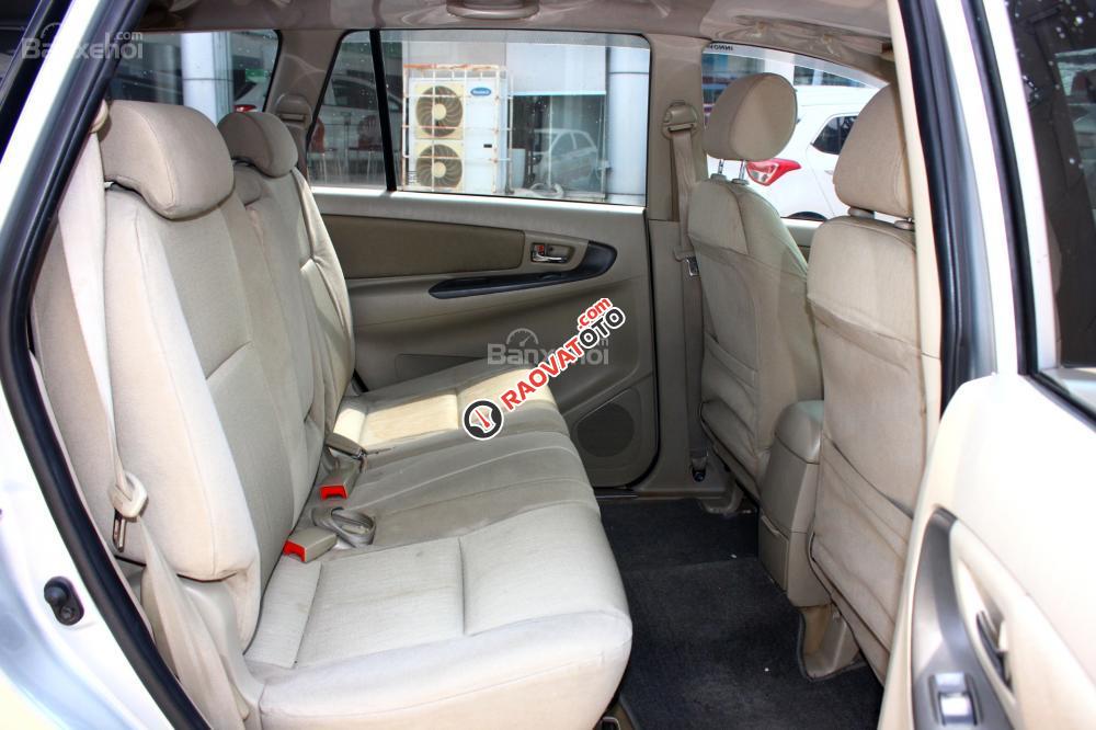 Toyota Innova G 2.0AT đời 2013, màu bạc, giá tốt, 50.000km, 558tr-7