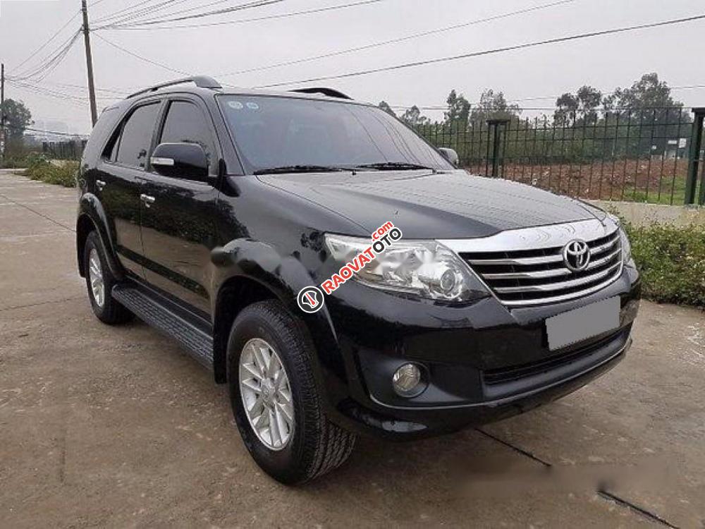 Cần bán xe Toyota Fortuner 2.7V 4x2 AT đời 2012, màu đen, 645 triệu-0