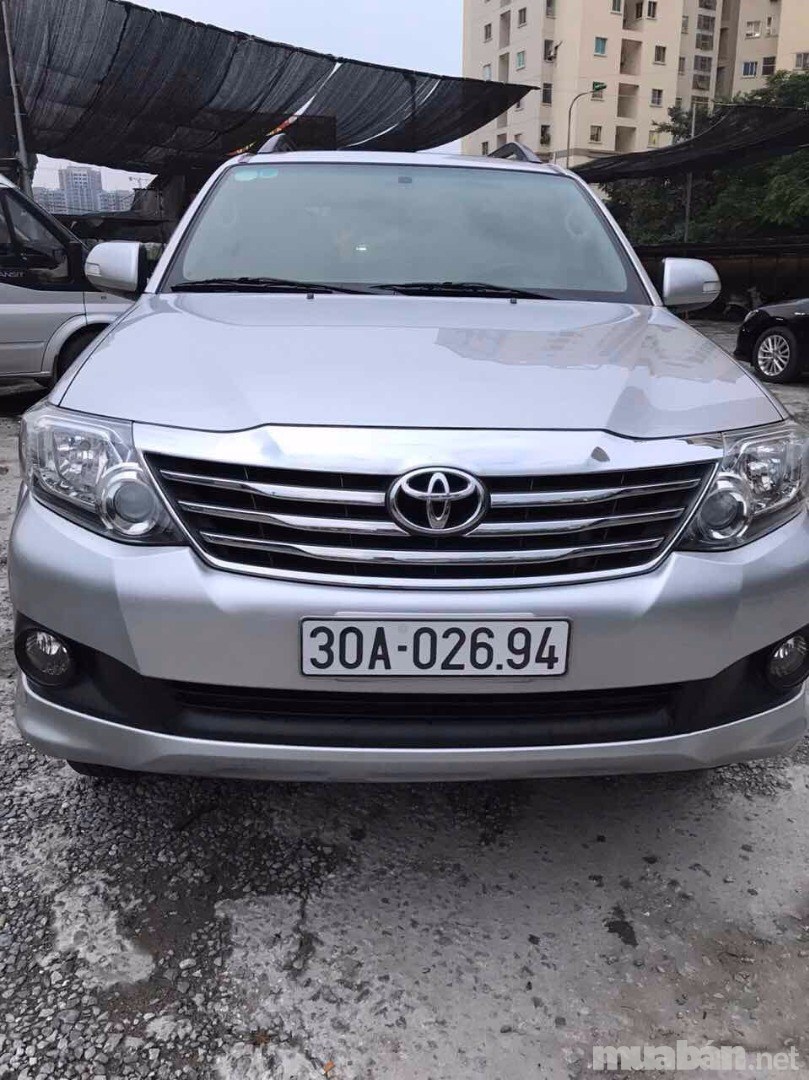 Bán Toyota Fortuner đời 2013, màu bạc, nhập khẩu-0