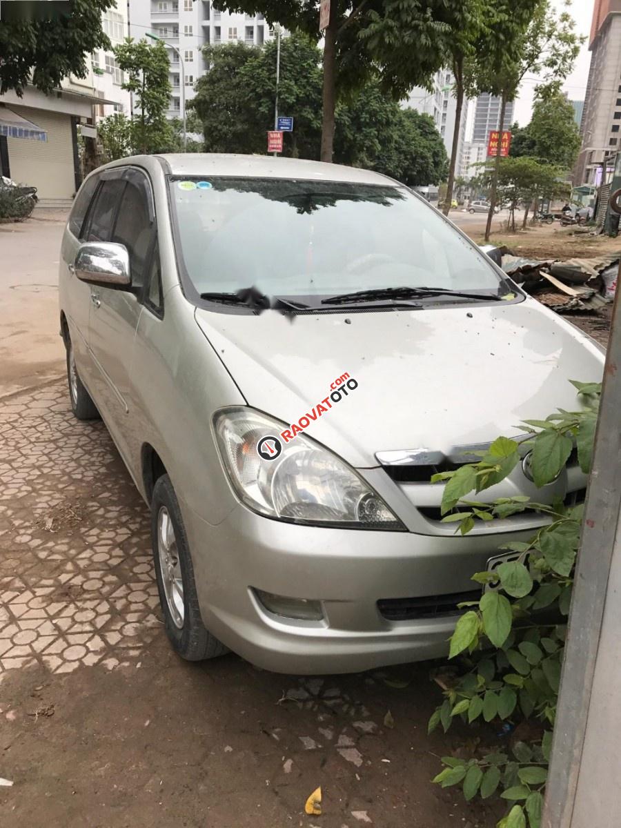Cần bán xe Toyota Innova G sản xuất 2007, màu bạc như mới-3