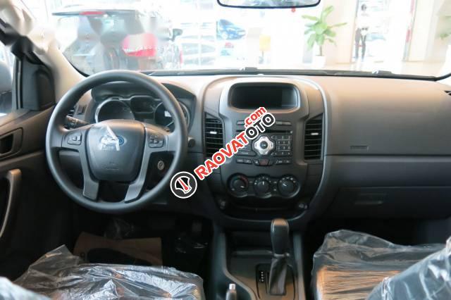 Bán Ford Ranger XLS 2.2L AT sản xuất 2017, 685 triệu-4