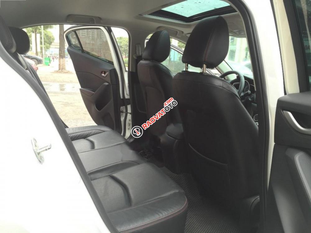 Bán Mazda 3 1.5 AT đời 2016, màu trắng, giá chỉ 639 triệu-2
