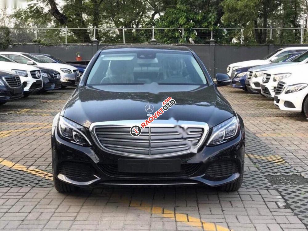 Bán Mercedes C250 Exclusive đời 2017, màu đen-0