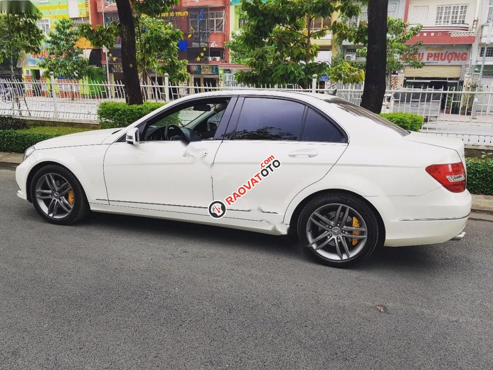 Cần bán lại xe Mercedes C200 2012, màu trắng, giá tốt-0