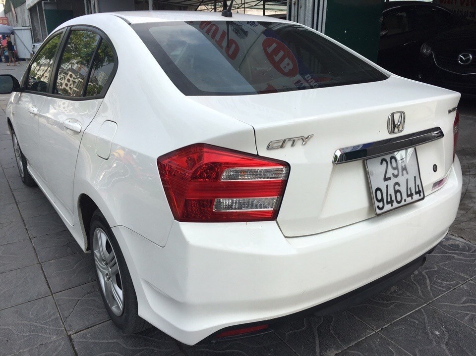 Bán Honda City 1.5MT 2013, màu trắng, xe nhập -5